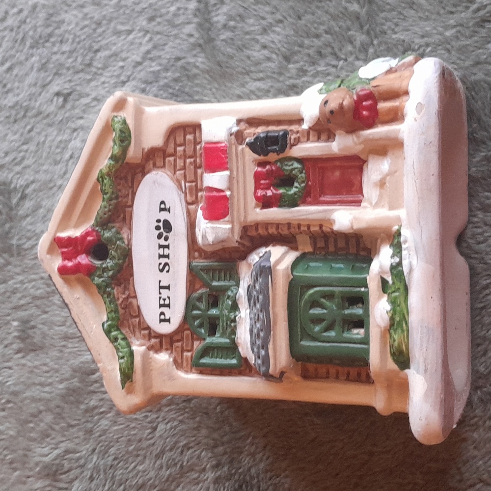 CHRISTMAS VILLAGE - Picture 5 of 5